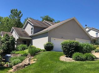 585 Hilltop Terrace Dr, Tallmadge, OH