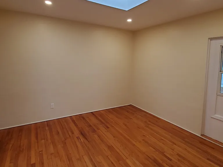 4747 Saratoga Ave — Photo 7