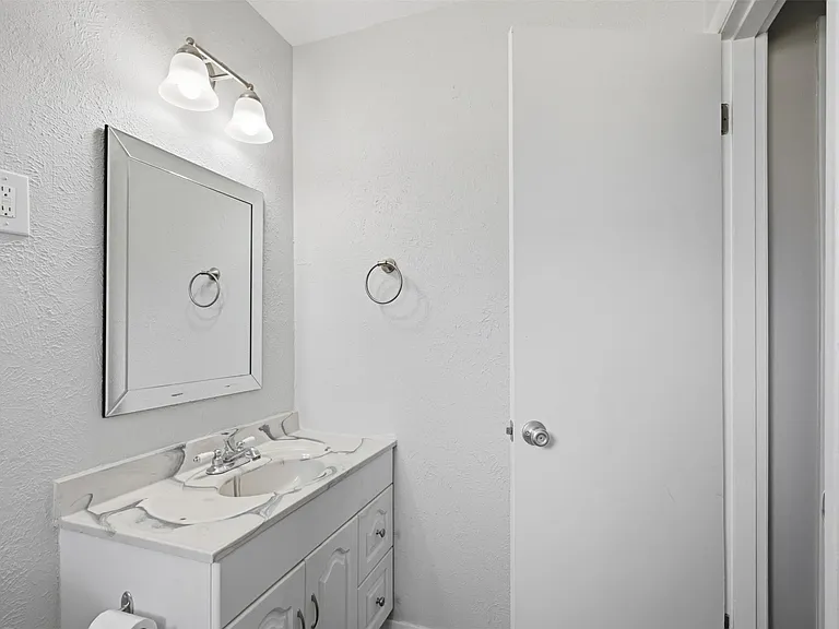 1403 Provincetown Ln — Photo 22