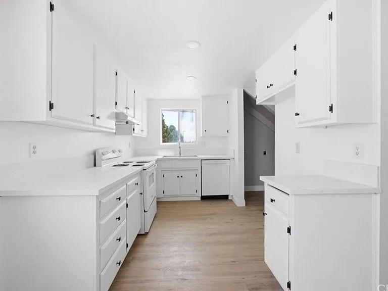 3604 Panama Ln #B — Photo 1