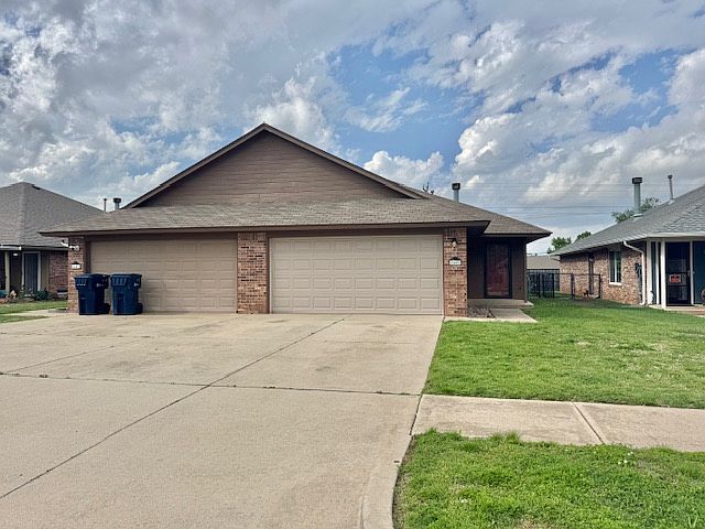 1st image of 2405 SW 90th Pl #2407