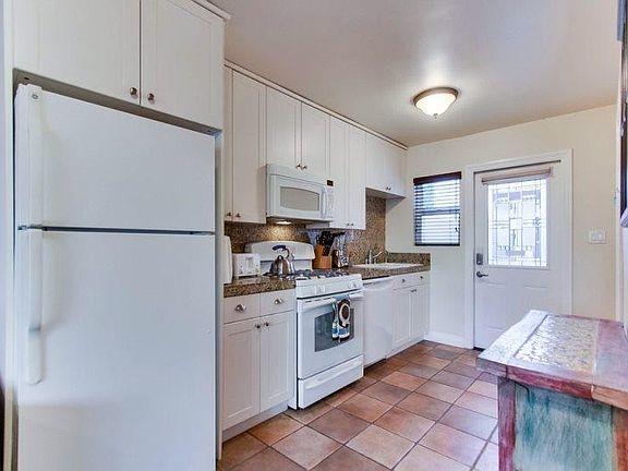 4th image of 1527.5 1527 1/2 Cable St #15275
