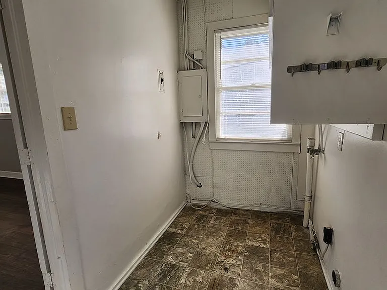 1213 McRee Dr — Photo 12