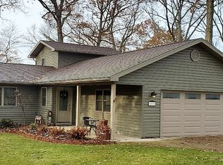 1798 N Royal Oaks Dr, Monticello, IN 47960