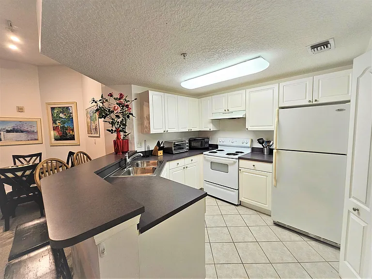 5050 Fairways Cir #301 — Photo 5