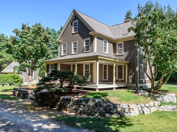 1 Laura Ln, Westwood, MA 02090