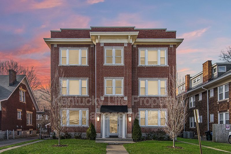 1st image of 262 Kalmia Ave APT 2