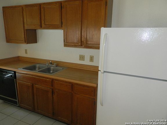4th image of 10058 Birch Field Dr