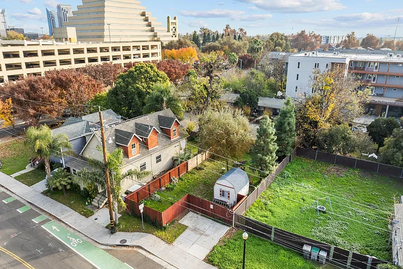 Thumbnail 10