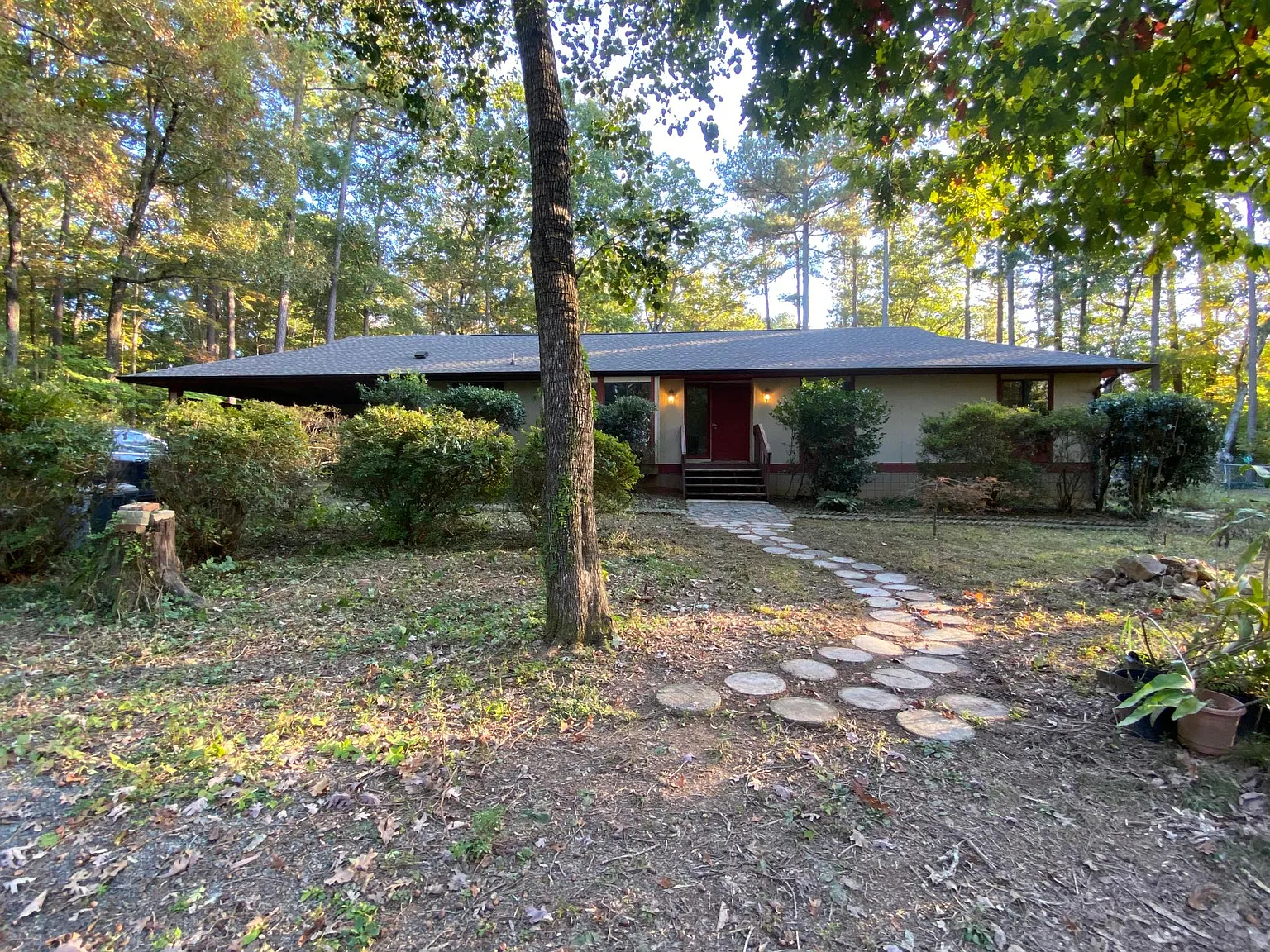 209 Hunter Hill Rd — Photo 2