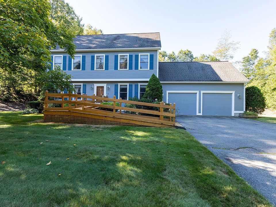 1st image of 10 Lund Drive