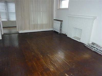 2nd image of 1254 W Elmdale Ave