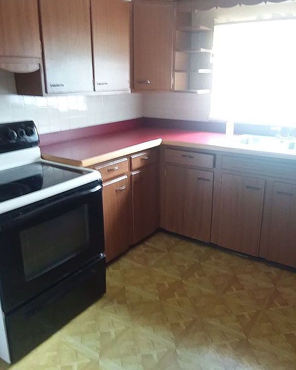 2nd image of 2383 Brushfork Rd