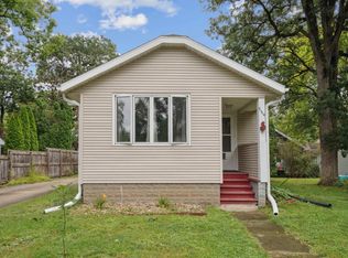 2114 Hickory Ln, Cedar Falls, IA 50613