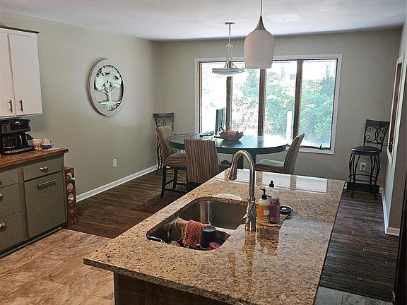 4th image of 216 Brentwood Cir