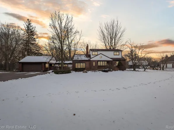 20840 Harrington St, Clinton Township, MI 48036