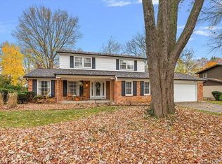 28798 Rockledge Dr, Farmington Hills, MI
