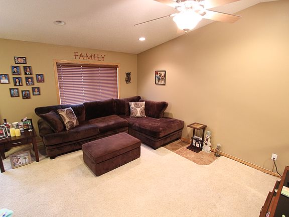 5th image of 1066 42 Avenue W