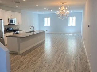 14033 Riverside Dr #2, Sherman Oaks, CA 91423