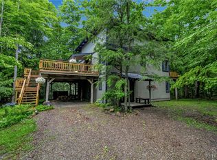 7 Woodstock Rd, Glenwood, NY