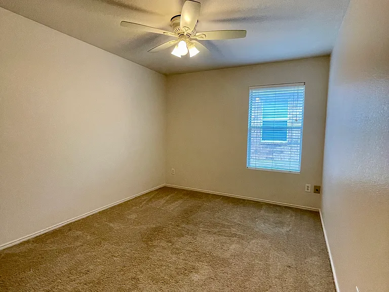 1445 Water Lily Dr — Photo 10