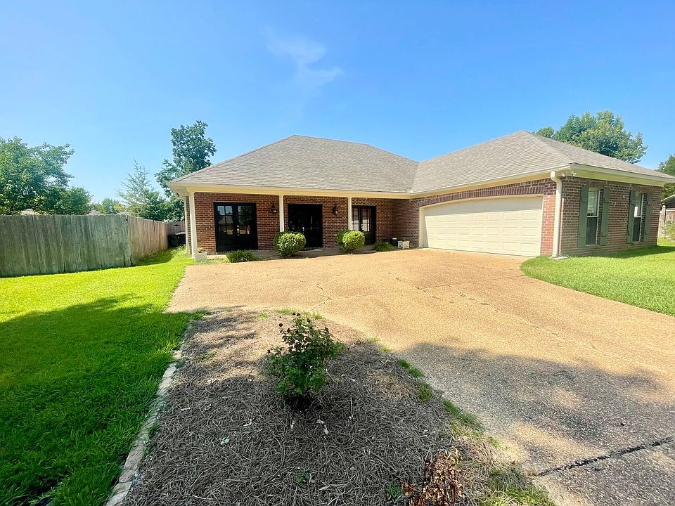 1st image of 105 Lynwood Ct