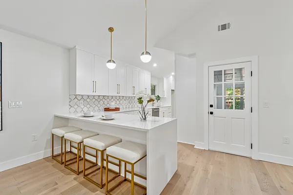 1542 Lavista Rd NE — Photo 2