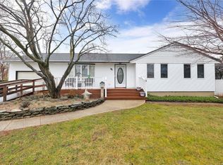 95 Sherbrooke Rd, West Babylon, NY 11704