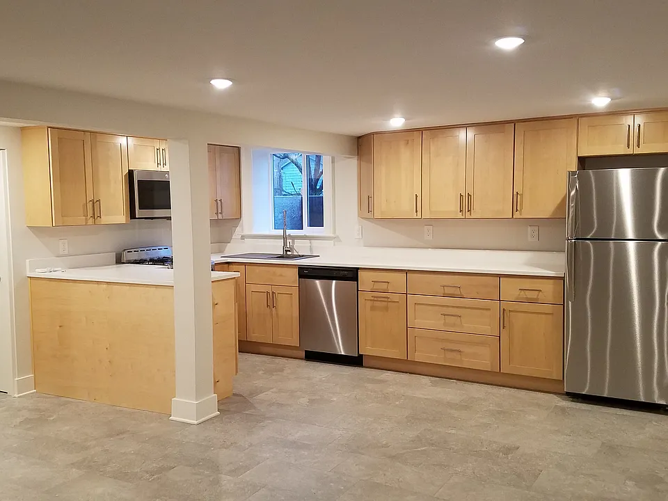 3435 NE 38th Ave #B