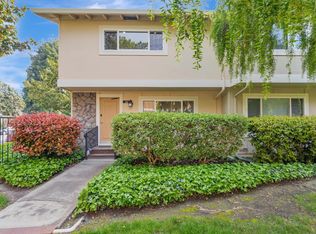 25 Comstock Queen Ct, Mountain View, CA 94043