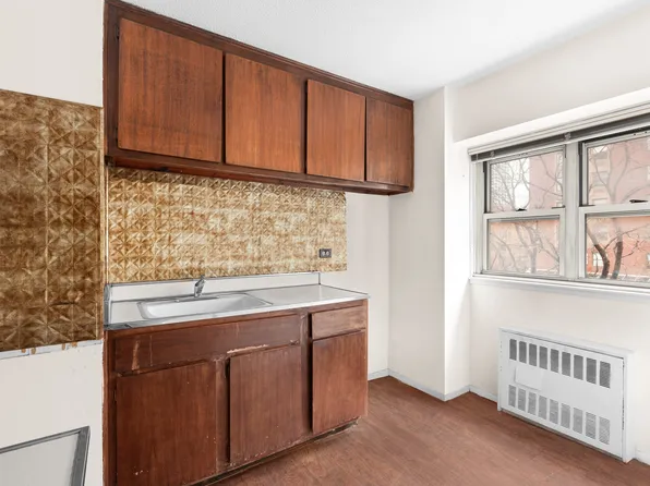 609 Columbus Avenue image 3 of 5