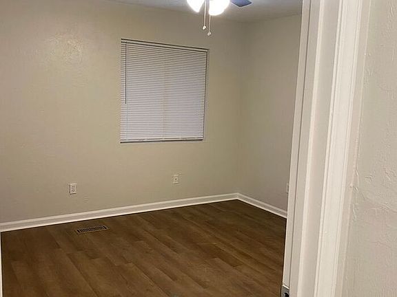 3rd image of 1563 Live Oak Dr