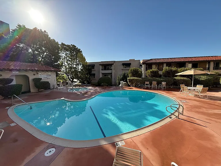 2522 Clairemont Dr #103 — Photo 14