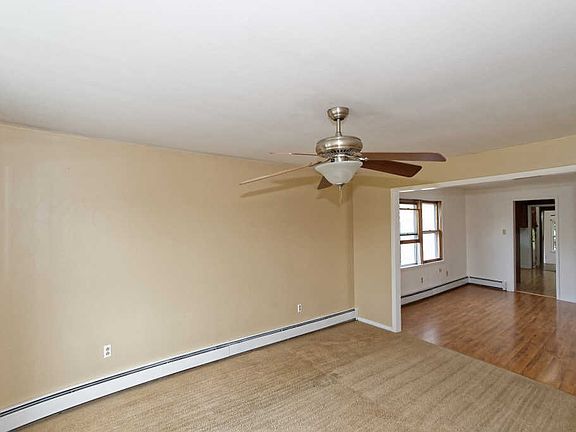 3rd image of 53 Grace St