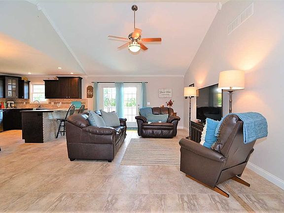 3rd image of 4772 Marble Dr
