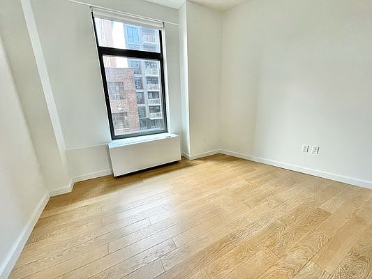 5th image of 4107 Crescent St #2A