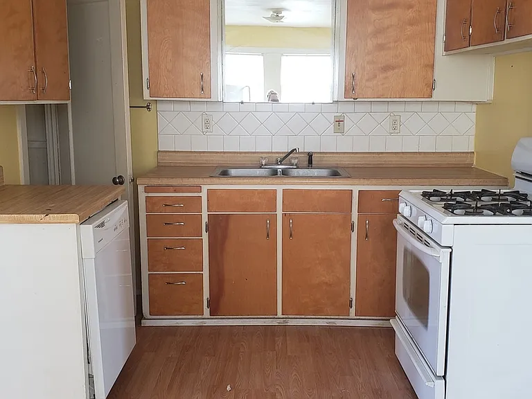 749 N 12th St — Photo 3