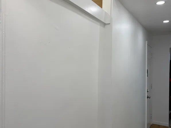 310 Summit Avenue image 12 of 16