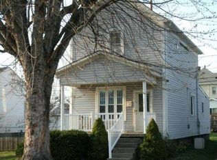 1104 8th St, Moundsville, WV 26041