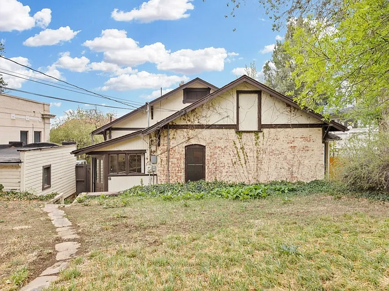 1117 Pine St — Photo 11