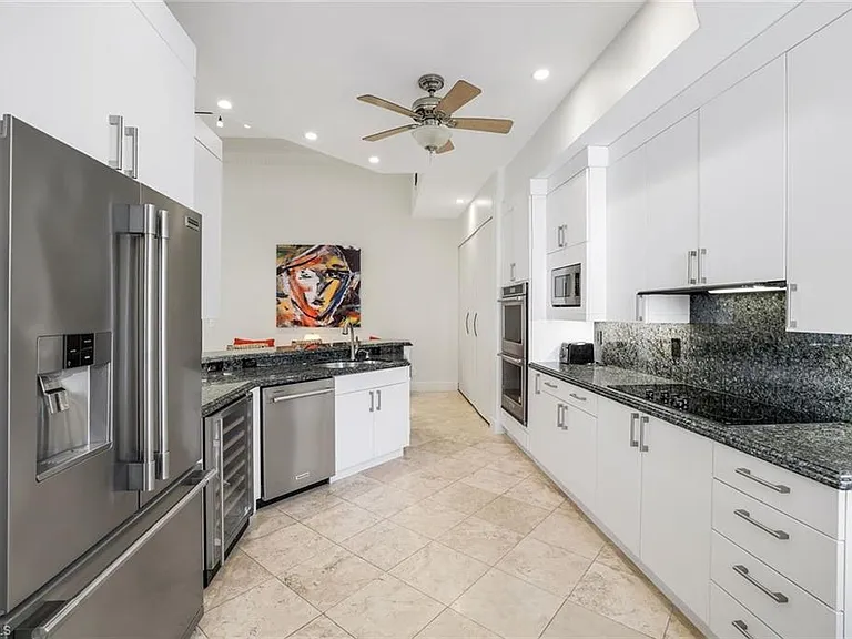 1560 Clermont Dr #D-201 — Photo 5