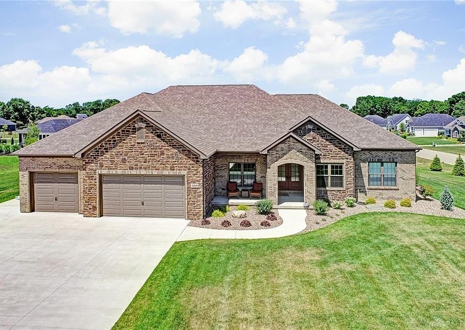 1st image of 399 Windmere Dr
