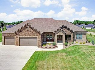 399 Windmere Dr, Troy, OH 45373