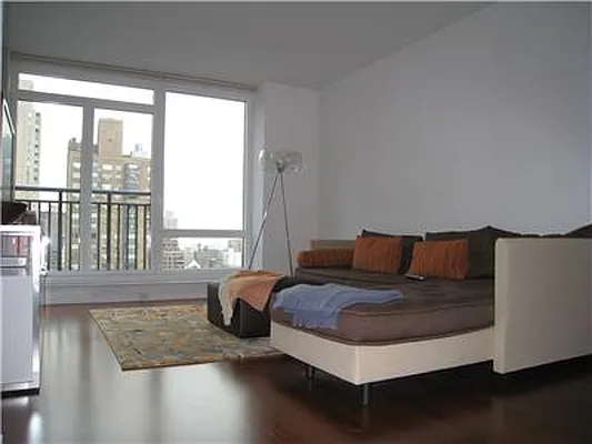 Rented by Sumitomo Real Estate Sales | media 15