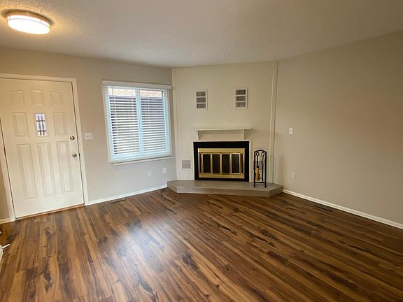 2nd image of 1603 Cottonwood Dr Unit B