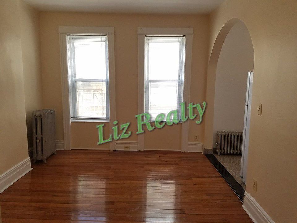 1st image of 3042 42nd St Fl 1