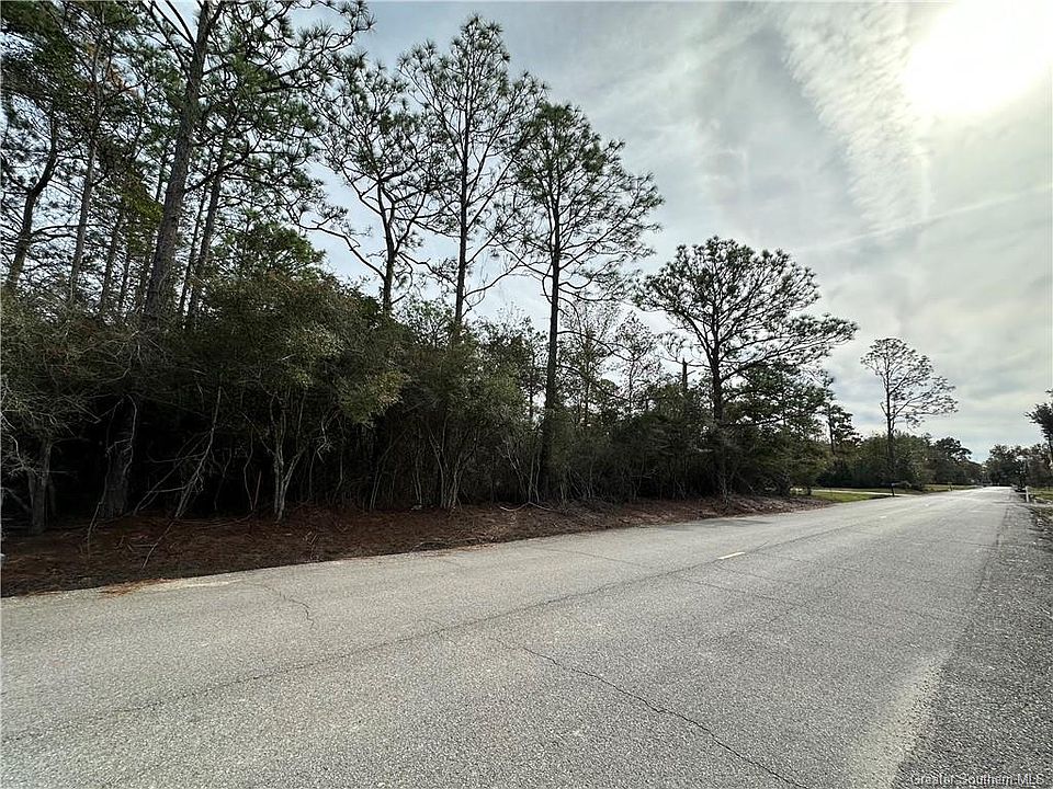 2nd image of N Park Ln