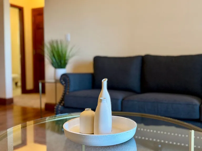 Eagle View Luxury Apartments — Photo 9