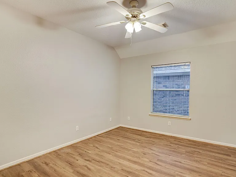 9311 Cabin Creek Dr — Photo 11
