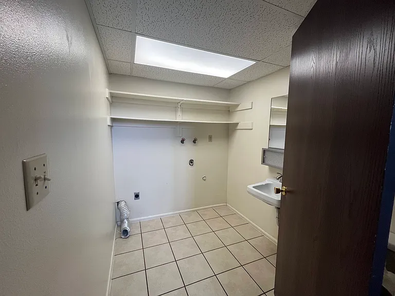 674 N Main St #674 — Photo 12